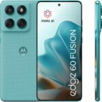 Motorola Edge 60 Fusion Smartphone (Robustes 6,67“-pOLED-Display Dank Corning Gorilla Glass 7i, widerstandsfähig, 50-MP-Kamera mit Moto-AI, 8/256 GB, 5100 mAh) Pantone Amazonite, inkl. Handyhalterung